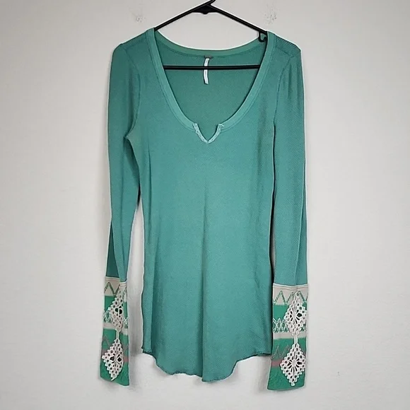 Free People Boho Crochet Cuff Thermal - Picture 3 of 6